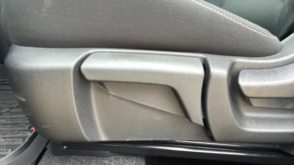 Used 2024 Nissan Rogue S image 14