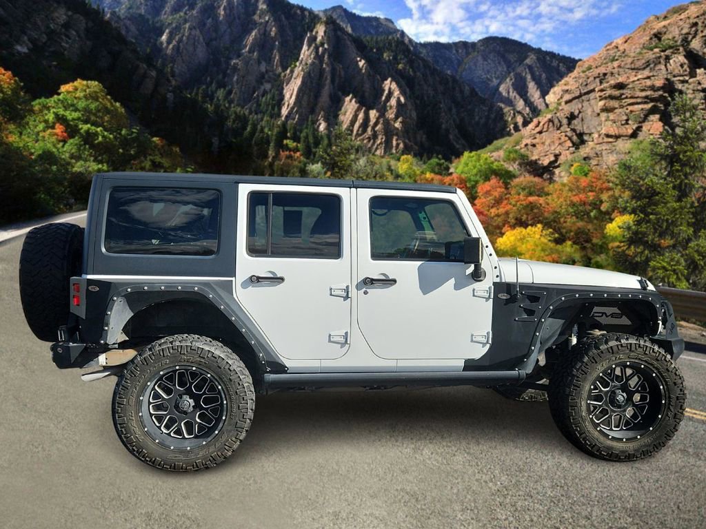 Used 2016 Jeep Wrangler Unlimited Sahara w/ Max Tow Package AWD/4WD image 2