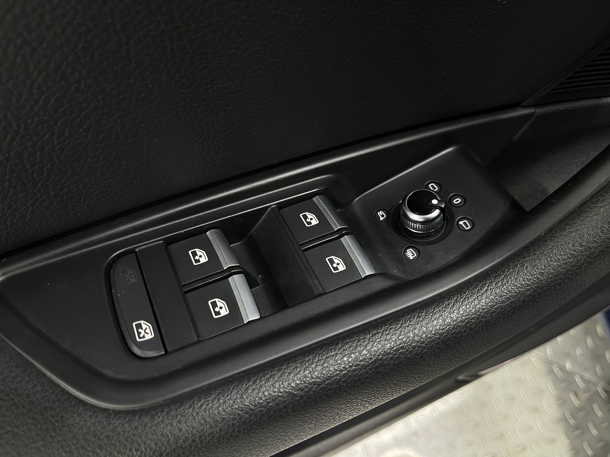 Used 2018 Audi A4 2.0T Ultra Premium Plus w/ Premium Plus Package FWD image 16