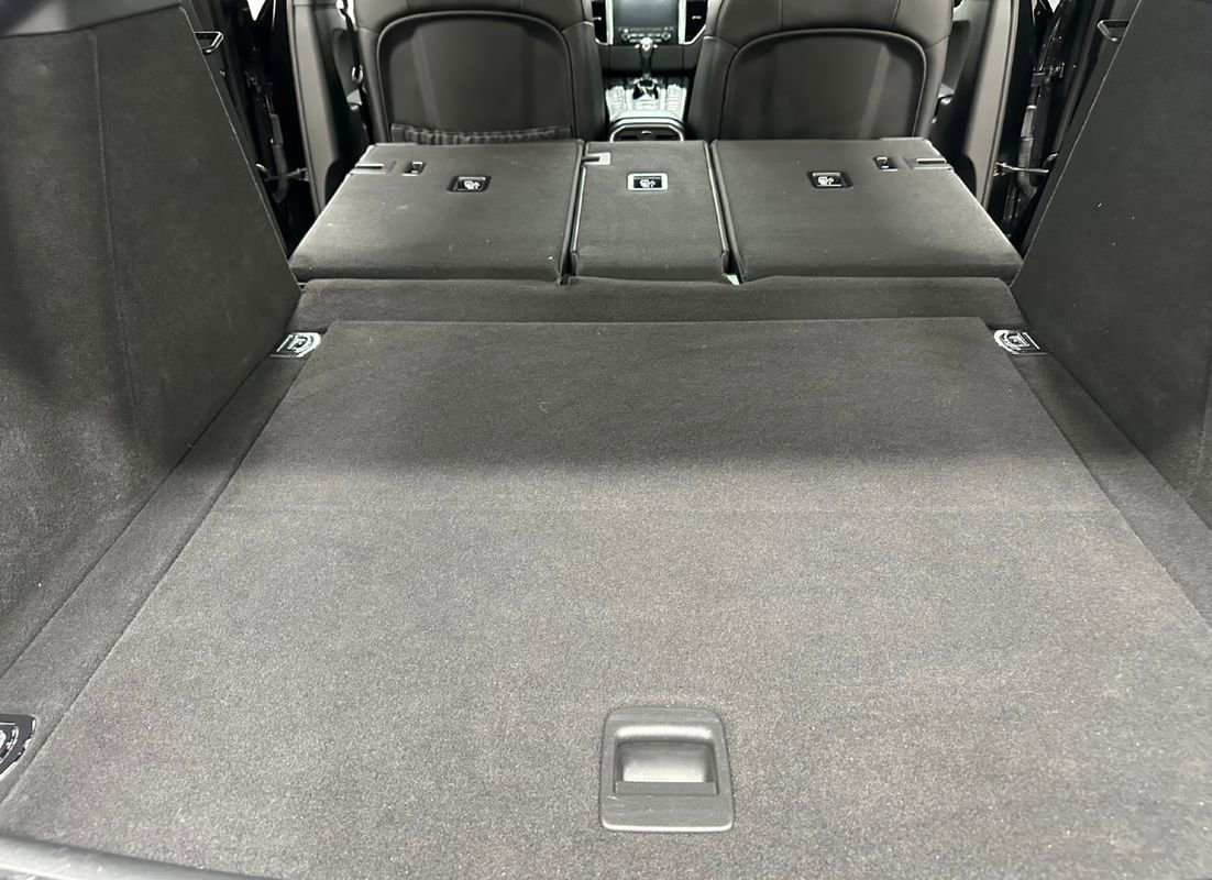 Used 2018 Porsche Macan image 16