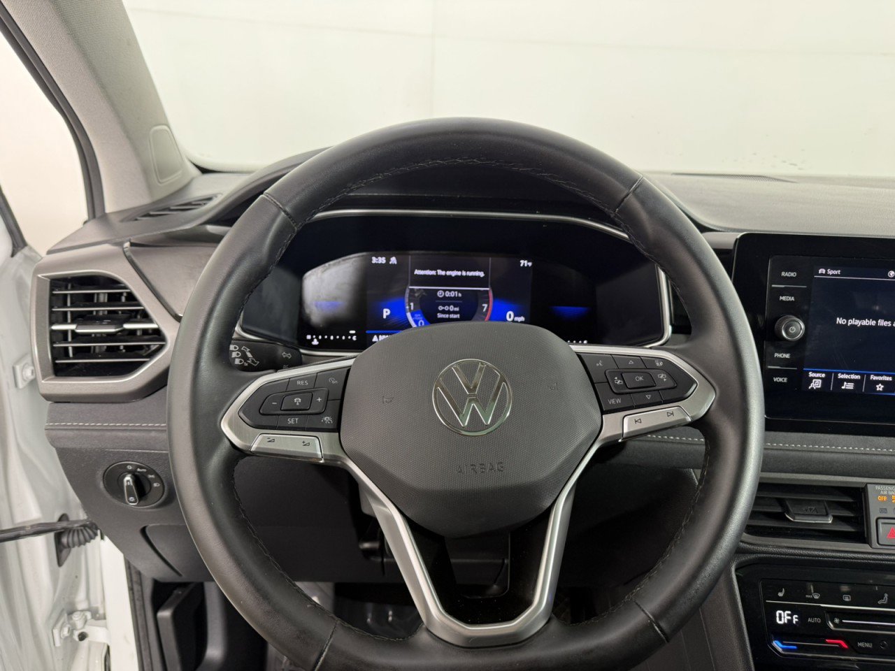 Used 2025 Volkswagen Taos SE AWD/4WD image 22