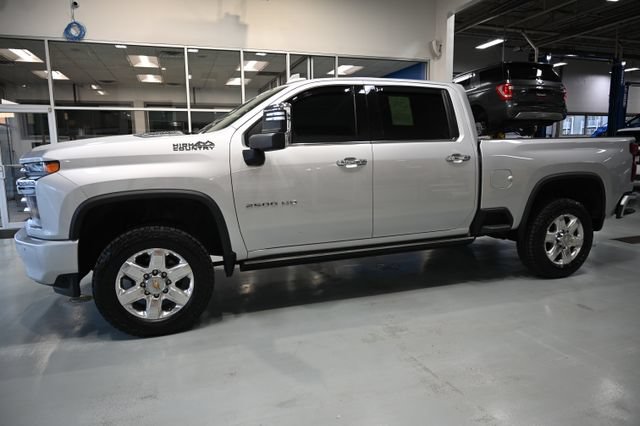 Used 2022 Chevrolet Silverado 2500 High Country w/ Technology Package AWD/4WD image 8