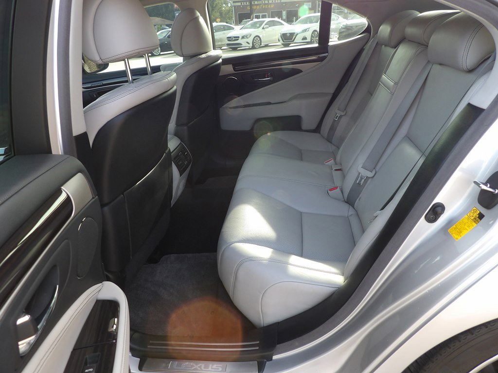 Used 2014 Lexus LS 460 Luxury w/ Comfort Package image 30