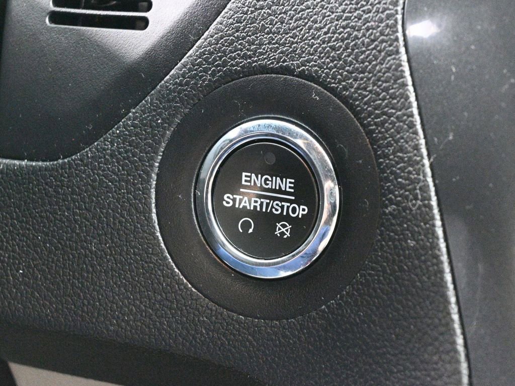 Used 2018 Ford Explorer XLT image 14