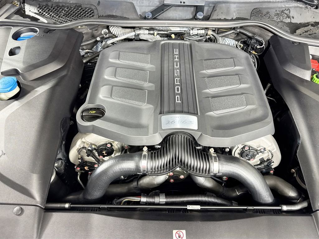 Used 2016 Porsche Cayenne S image 38