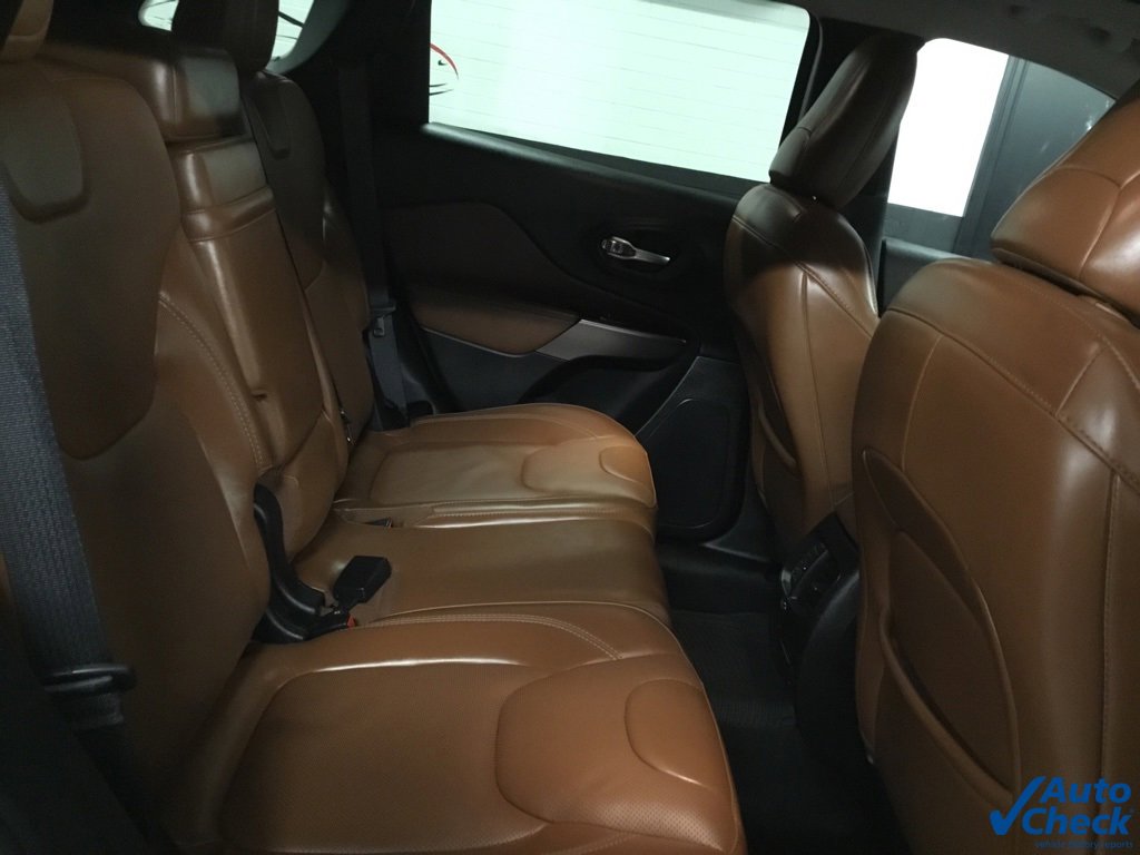 Used 2019 Jeep Cherokee Overland w/ Heavy Duty Protection Group image 33