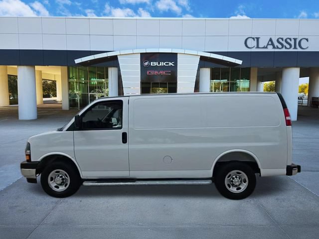 Used 2025 Chevrolet Express 2500 w/ Driver Convenience Package RWD image 5