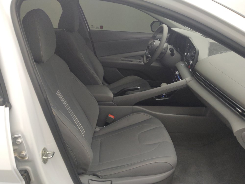 Used 2022 Hyundai Elantra SEL FWD image 21