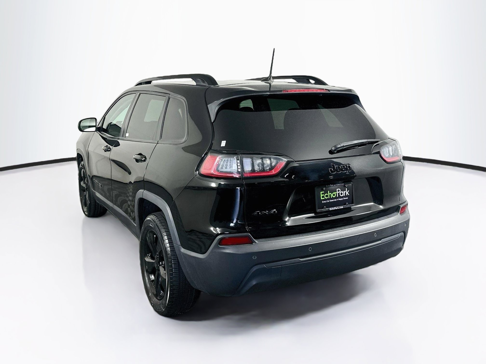 Used 2021 Jeep Cherokee Latitude Plus AWD/4WD image 5