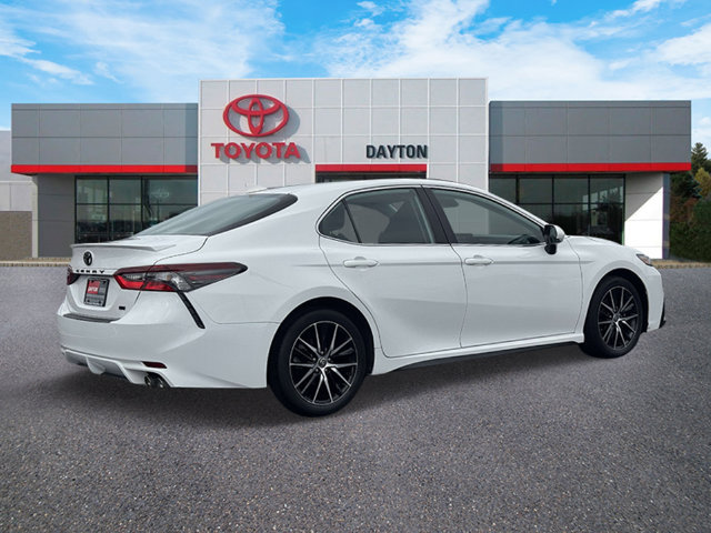 Used 2024 Toyota Camry SE w/ Cold Weather Package FWD image 11