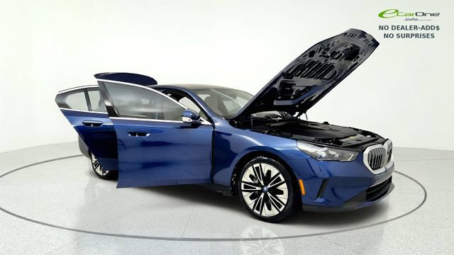 Used 2025 BMW i5 eDrive40i RWD image 11