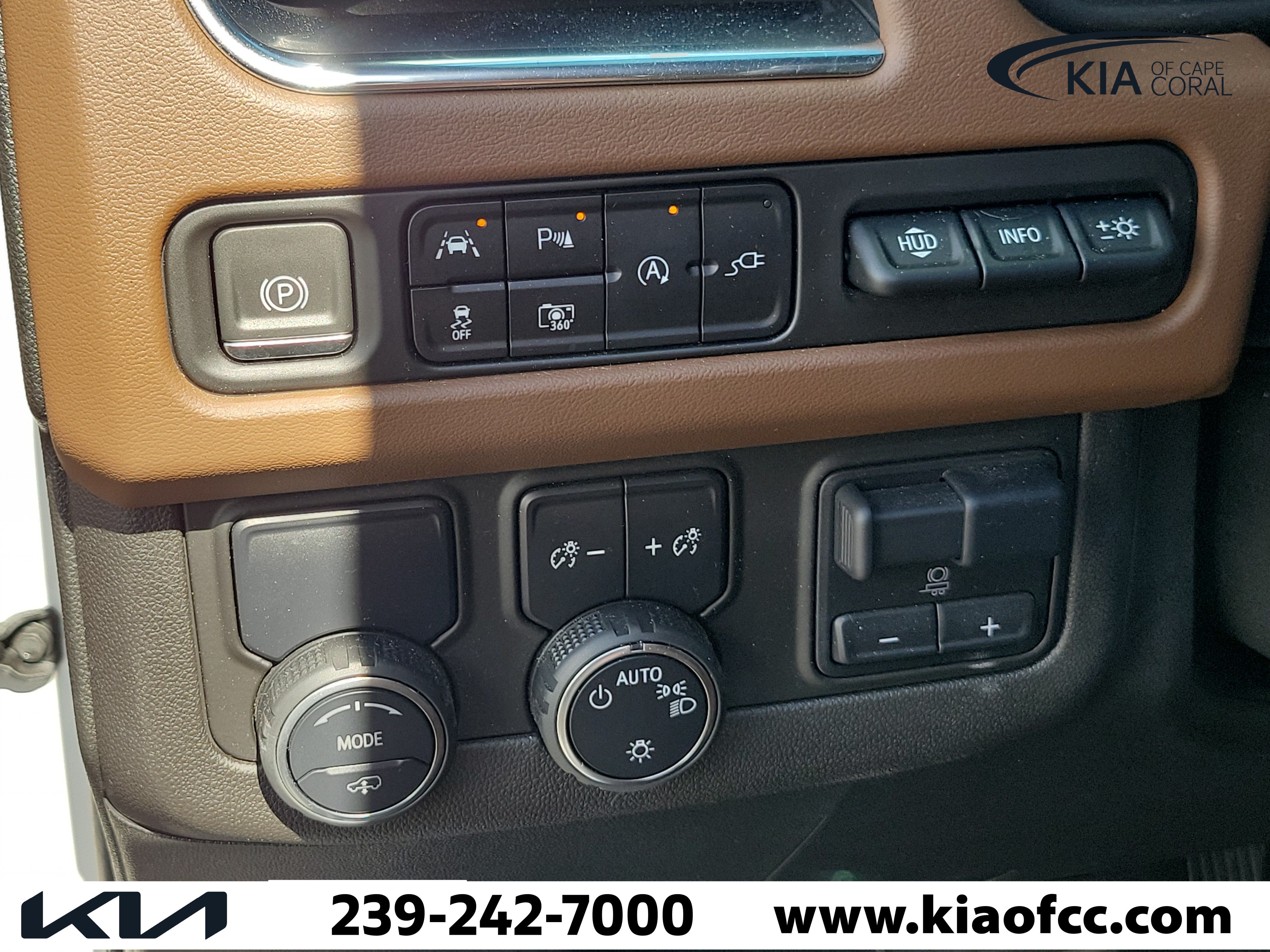 Used 2022 Chevrolet Suburban High Country RWD image 27