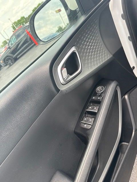 Used 2020 Kia Soul LX FWD image 11