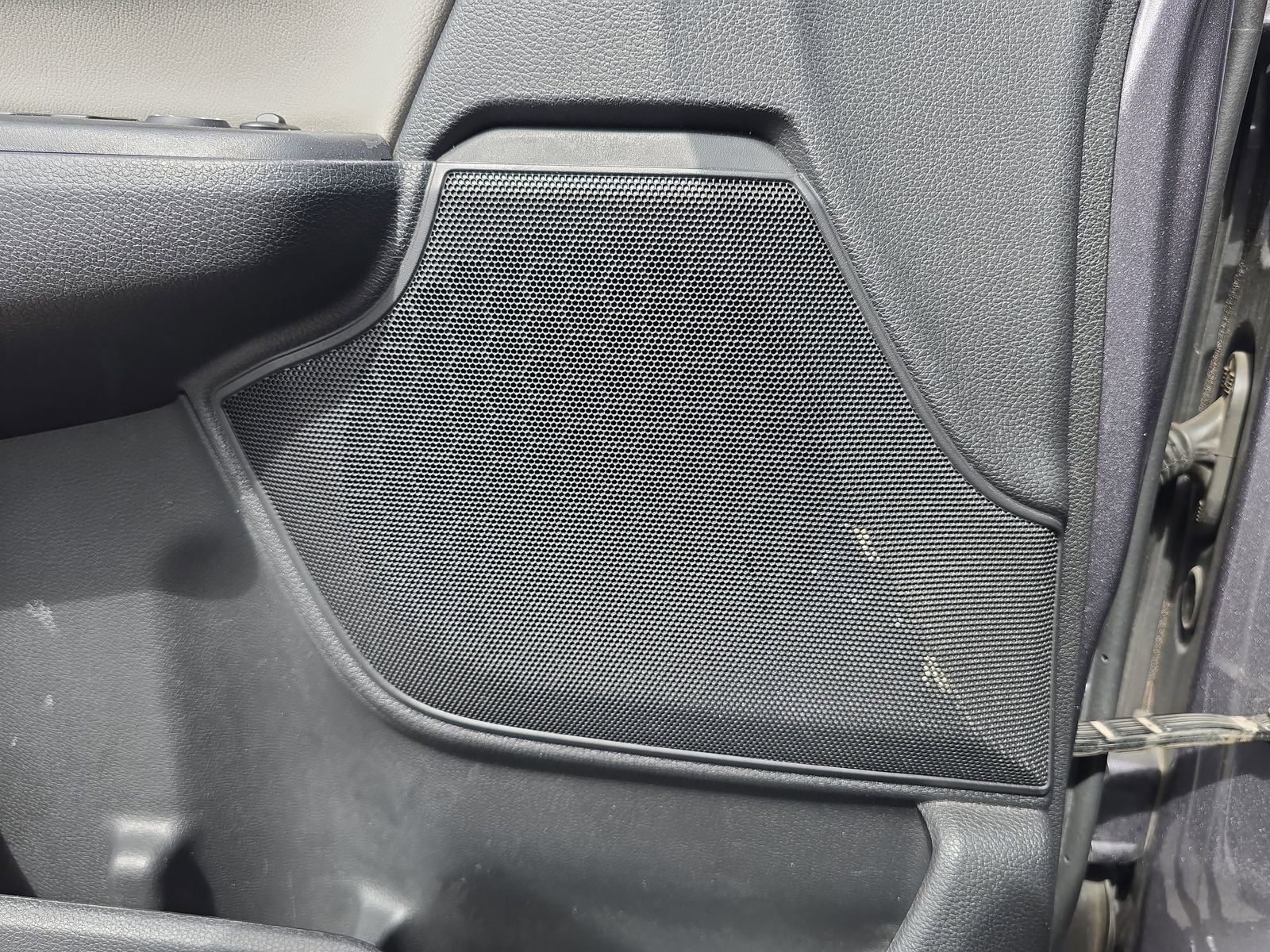Used 2018 Honda CR-V Touring image 15