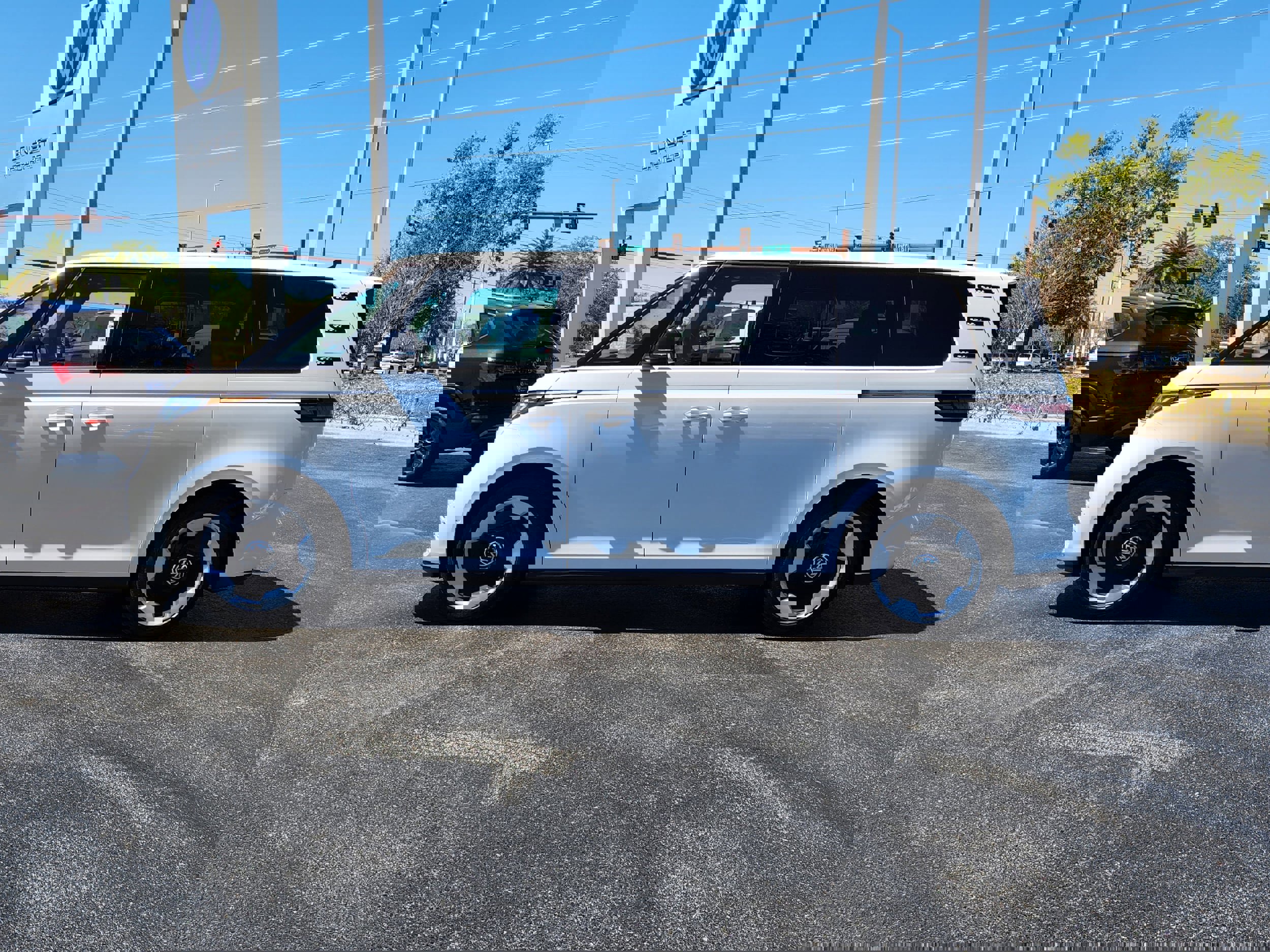 New 2025 Volkswagen ID. Buzz Pro S image 4