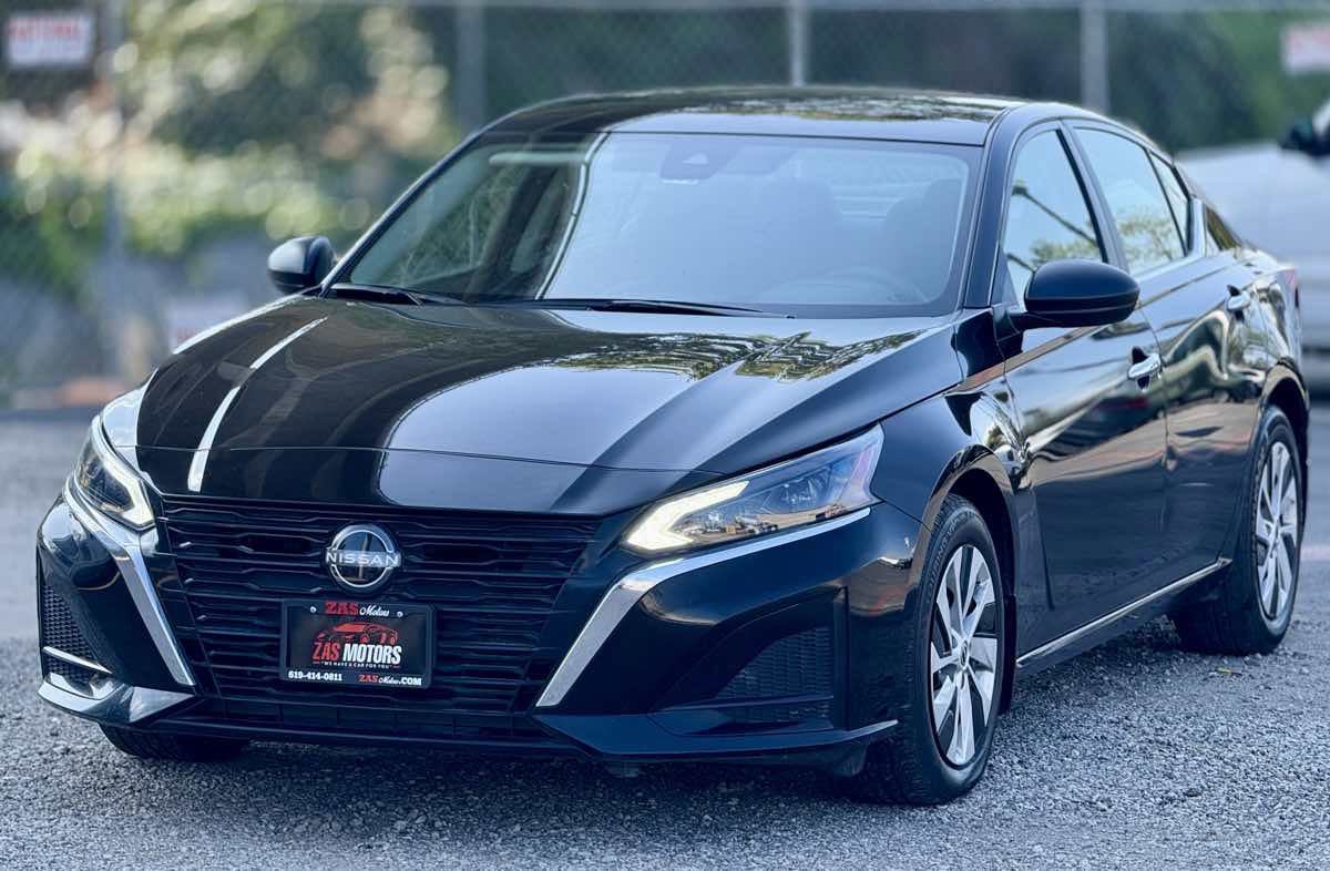 Used 2024 Nissan Altima 2.5 S image 3