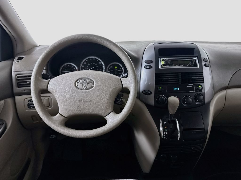 Used 2009 Toyota Sienna CE FWD image 19