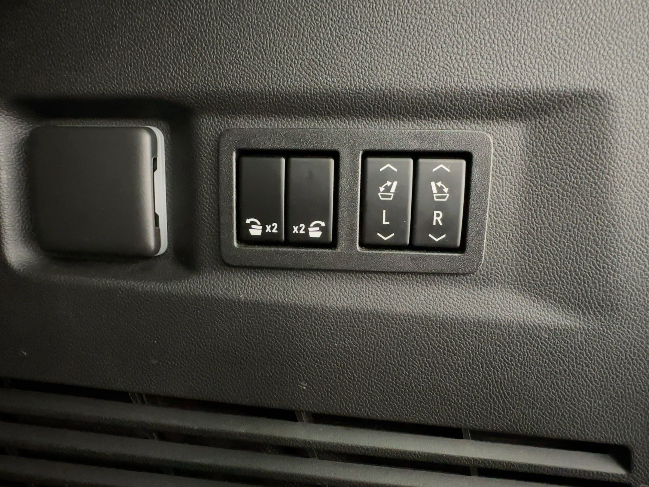 Used 2022 Chevrolet Tahoe RST w/ Luxury Package image 30