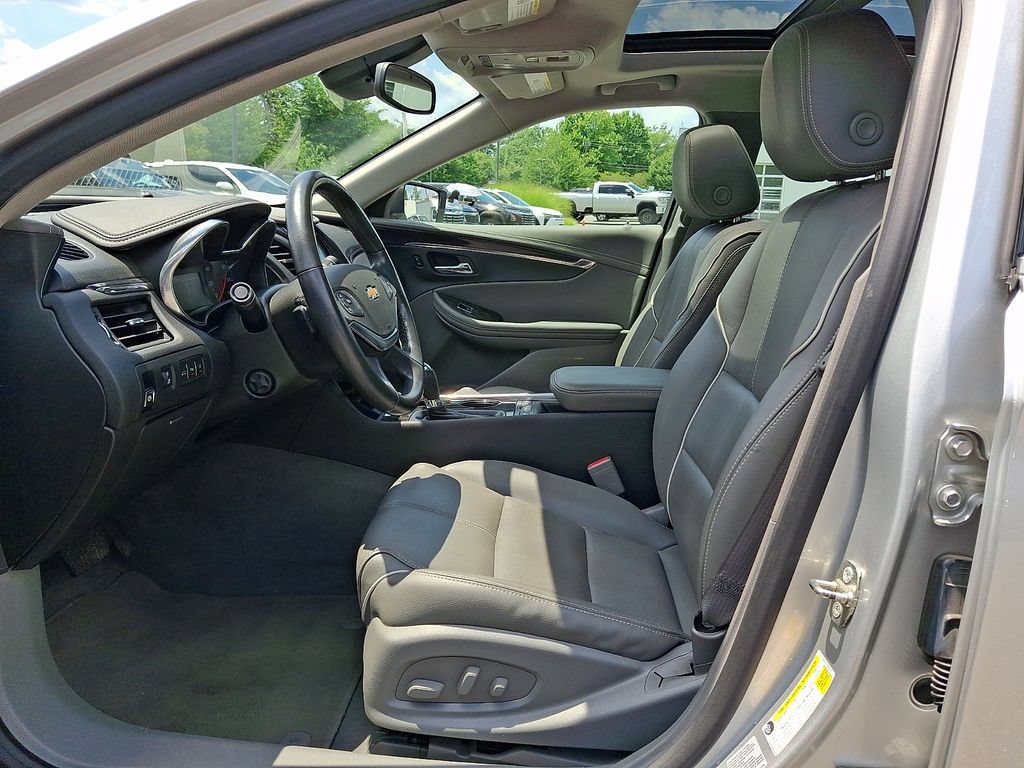 Used 2015 Chevrolet Impala LTZ FWD image 13