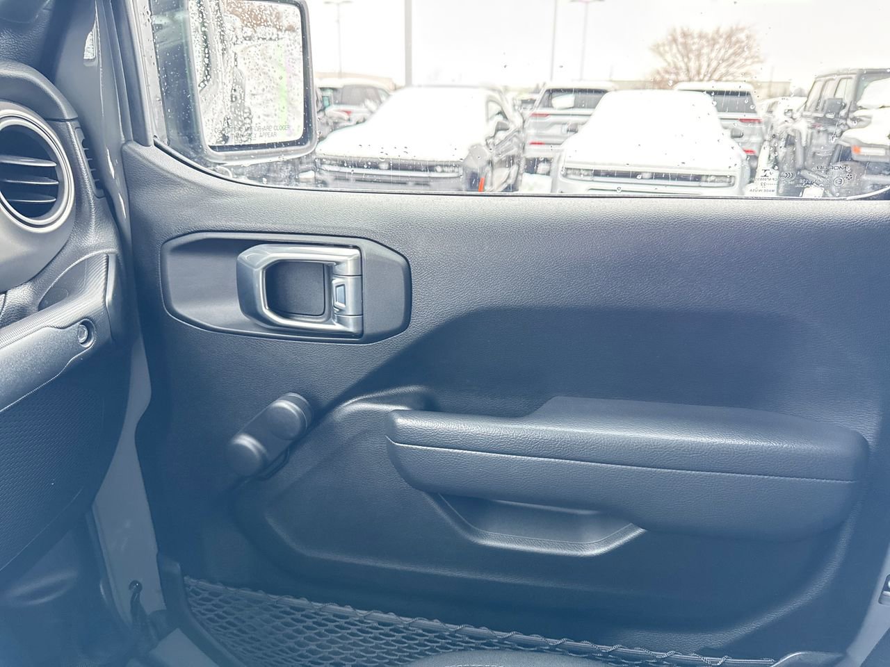 Used 2022 Jeep Gladiator Sport image 25