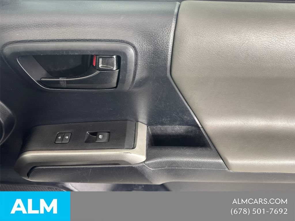 Used 2019 Toyota Tacoma SR5 RWD image 17