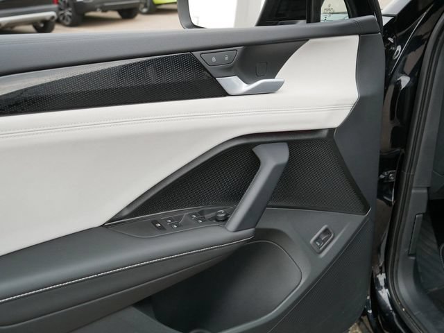 Certified 2025 Volkswagen Tiguan SE AWD/4WD image 16