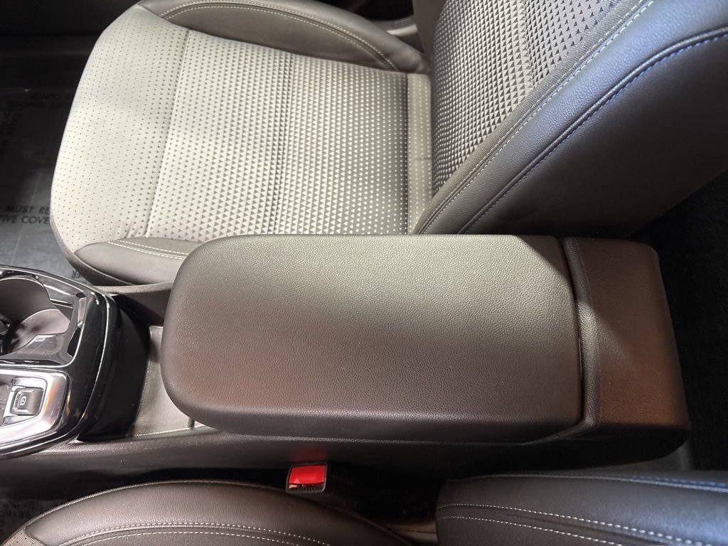 Used 2024 Chevrolet Trax LT w/ Driver Confidence Package FWD image 24