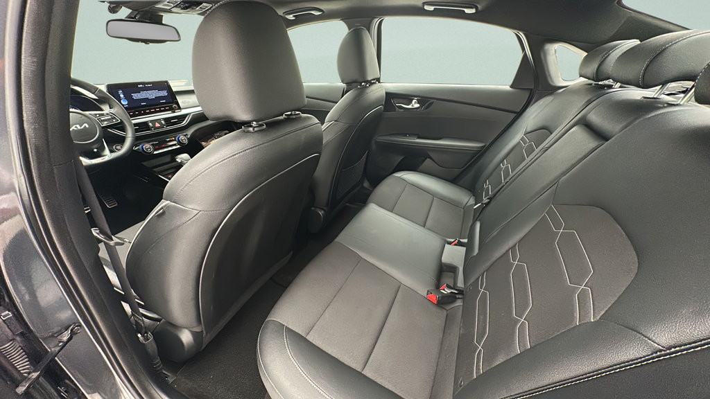 Used 2022 Kia Forte GT-Line w/ GT-Line Premium Package FWD image 9