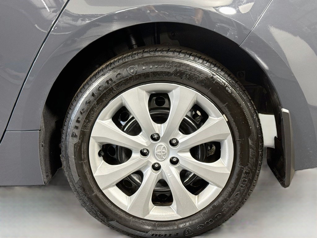 Used 2025 Toyota Corolla LE FWD image 35
