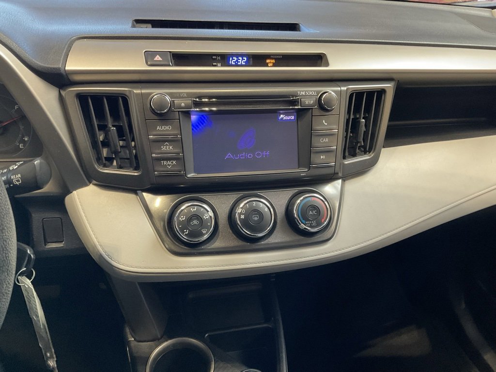 Used 2013 Toyota RAV4 LE image 15