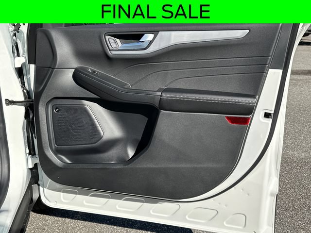 New 2025 Ford Escape SE w/ PHEV Premium Package FWD image 14