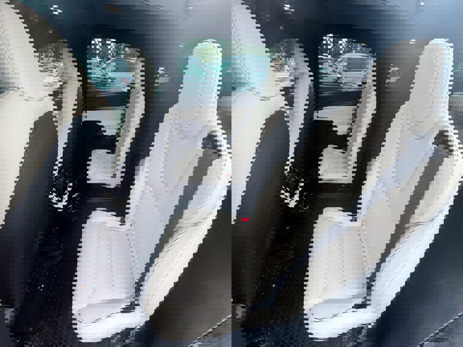 Used 2022 Tesla Model X Plaid image 6