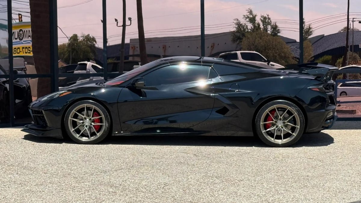 Used 2024 Chevrolet Corvette Stingray Premium Conv w/ 3LT RWD image 4