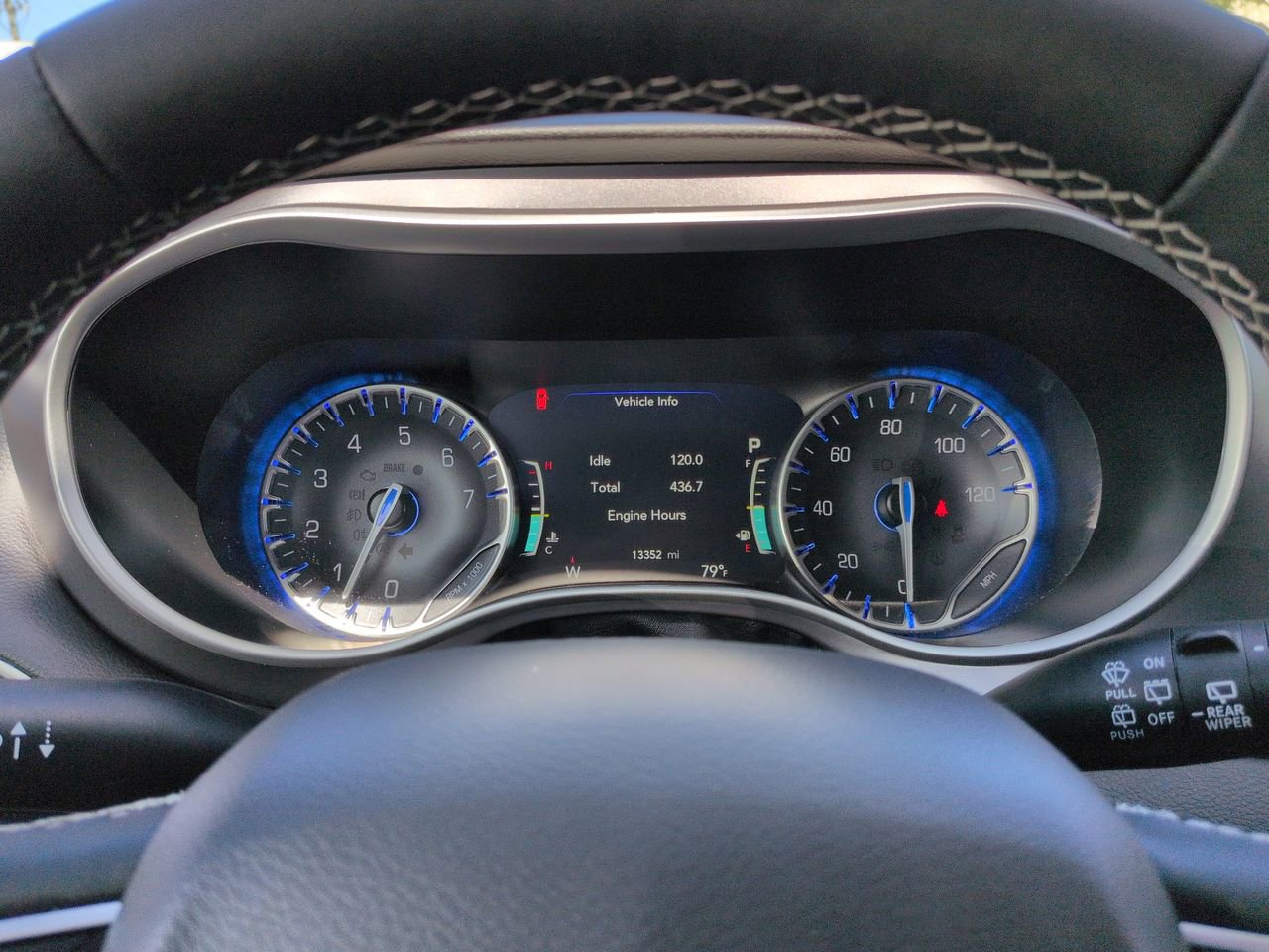 Used 2026 Chrysler Pacifica Select FWD image 27
