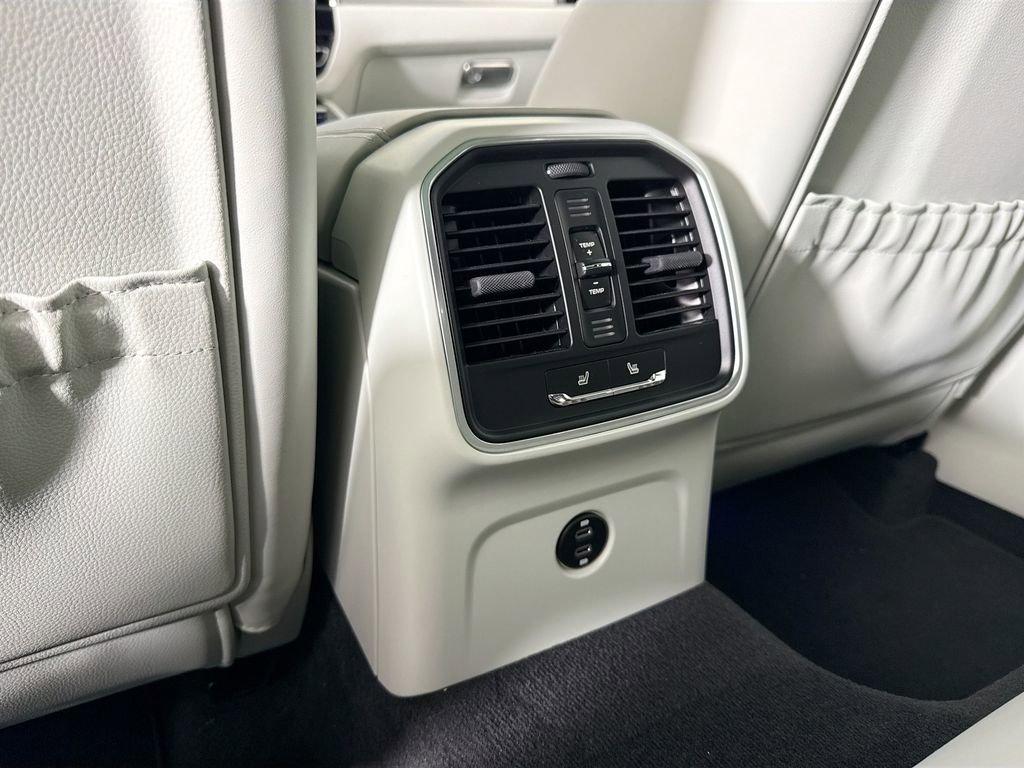 Used 2025 Porsche Macan S image 16