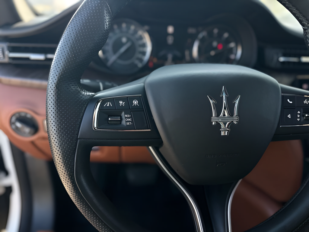 Used 2023 Maserati Quattroporte GT RWD image 13