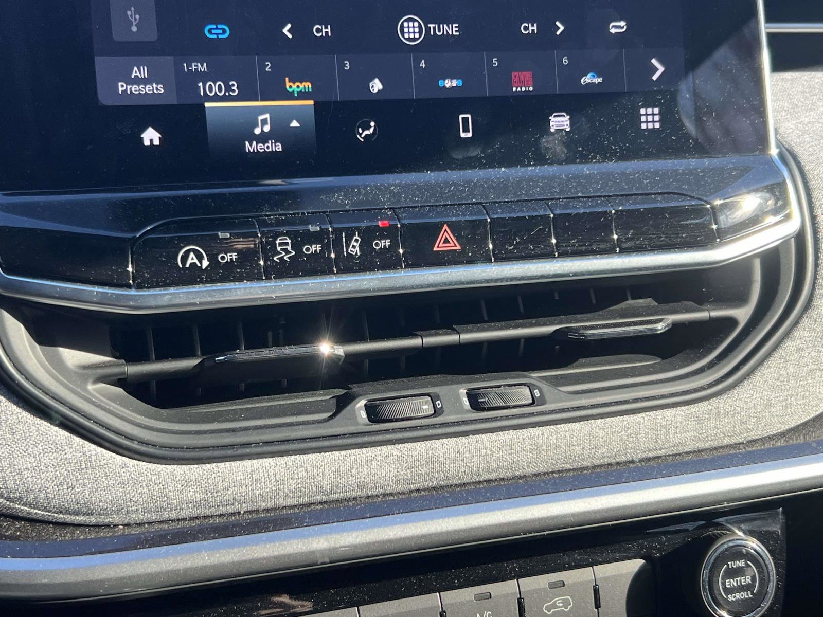 Used 2022 Jeep Compass Latitude AWD/4WD image 17