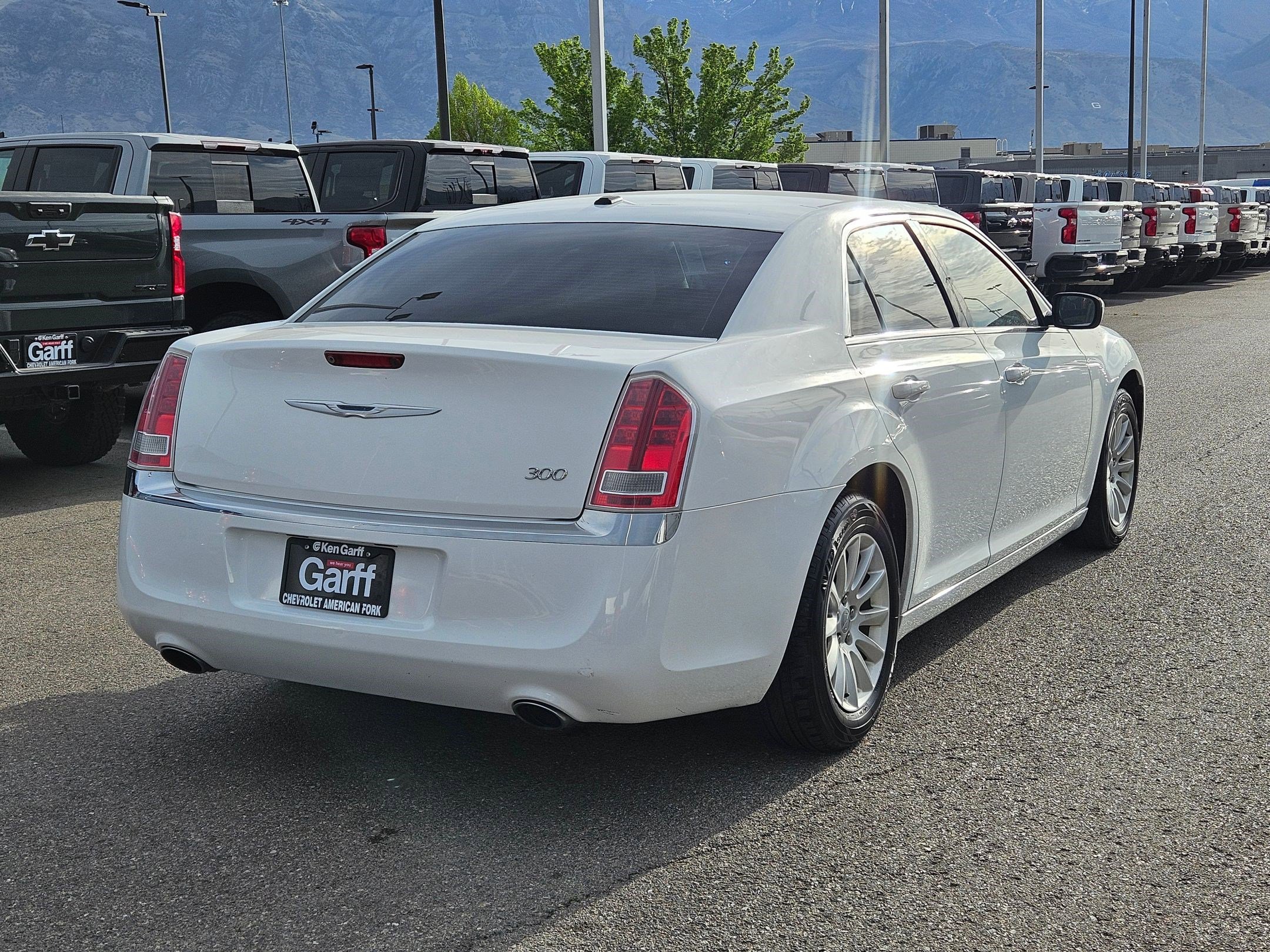 Used 2013 Chrysler 300 w/ Driver Convenience Group image 3