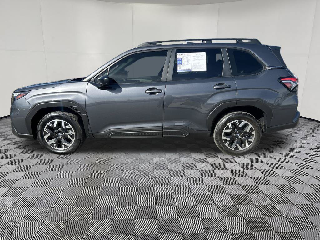 Used 2025 Subaru Forester AWD/4WD image 4