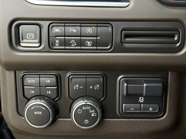 Used 2024 Chevrolet Tahoe Z71 w/ Luxury Package image 22