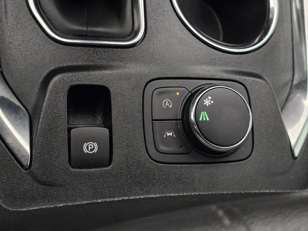 Used 2023 Chevrolet Traverse LT FWD image 21