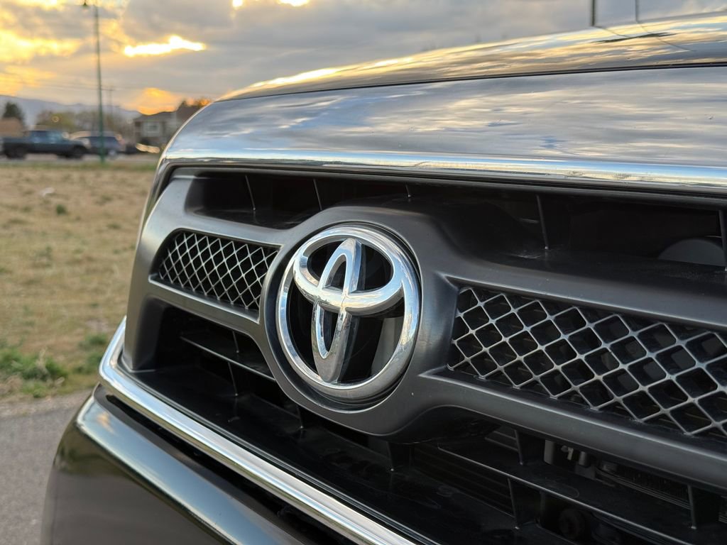 Used 2012 Toyota Tacoma 4x4 Double Cab w/ TRD Off-Road Pkg image 12