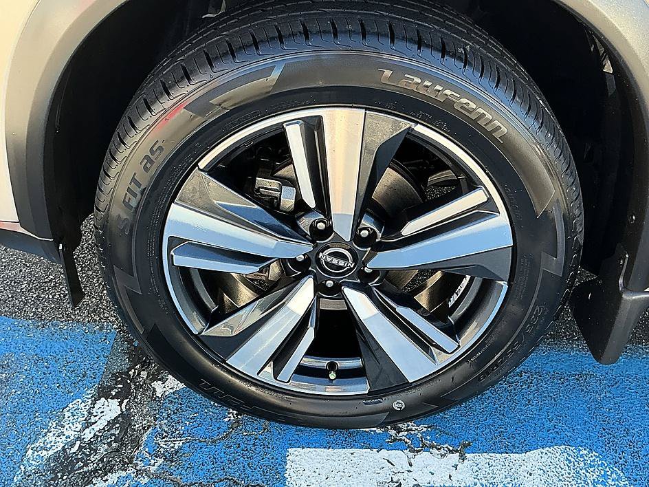 Certified 2022 Nissan Rogue SL w/ SL Premium Package FWD image 10