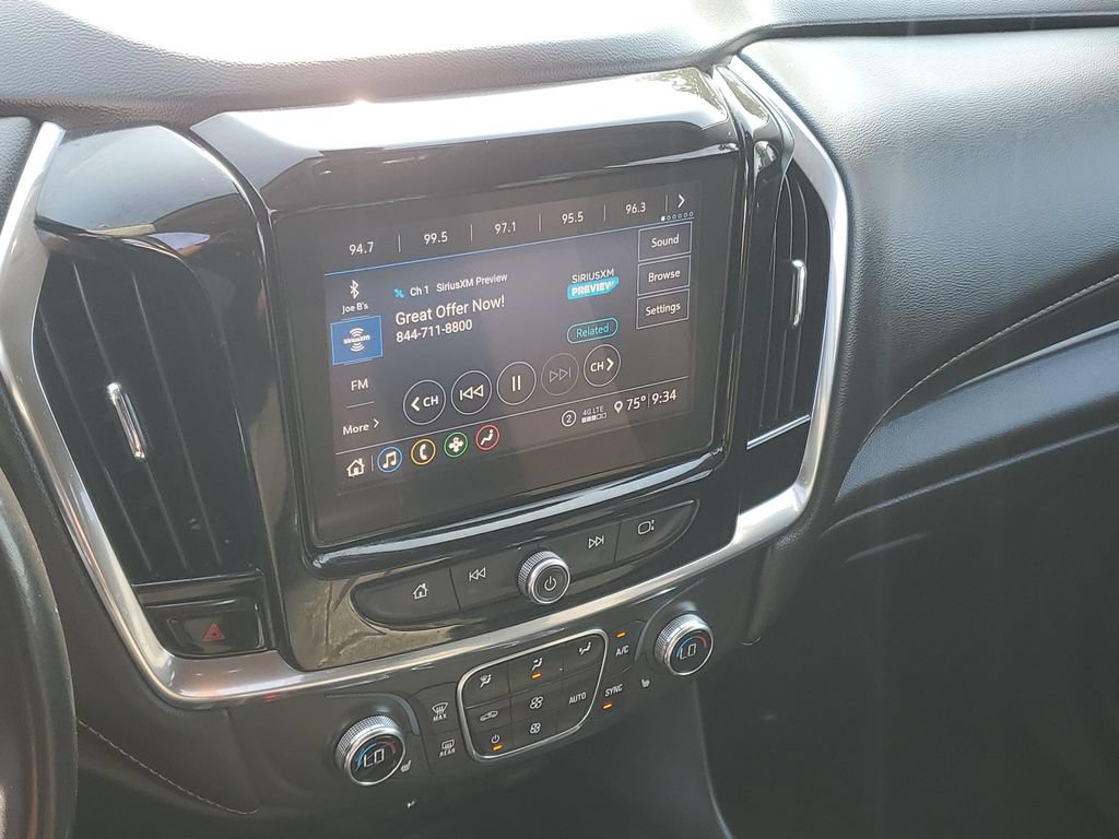 Used 2020 Chevrolet Traverse LT FWD image 17
