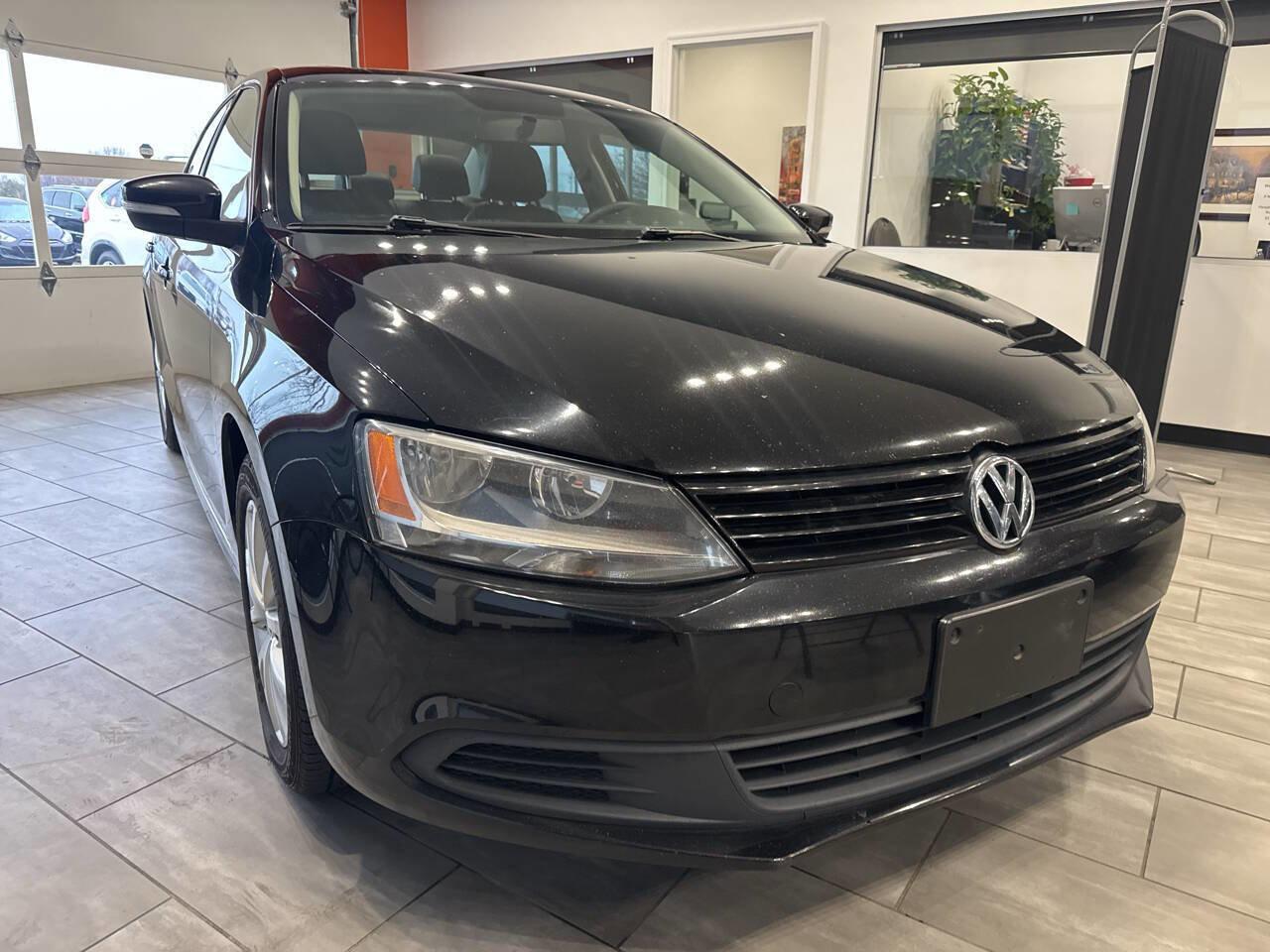 Used 2012 Volkswagen Jetta SE image 1