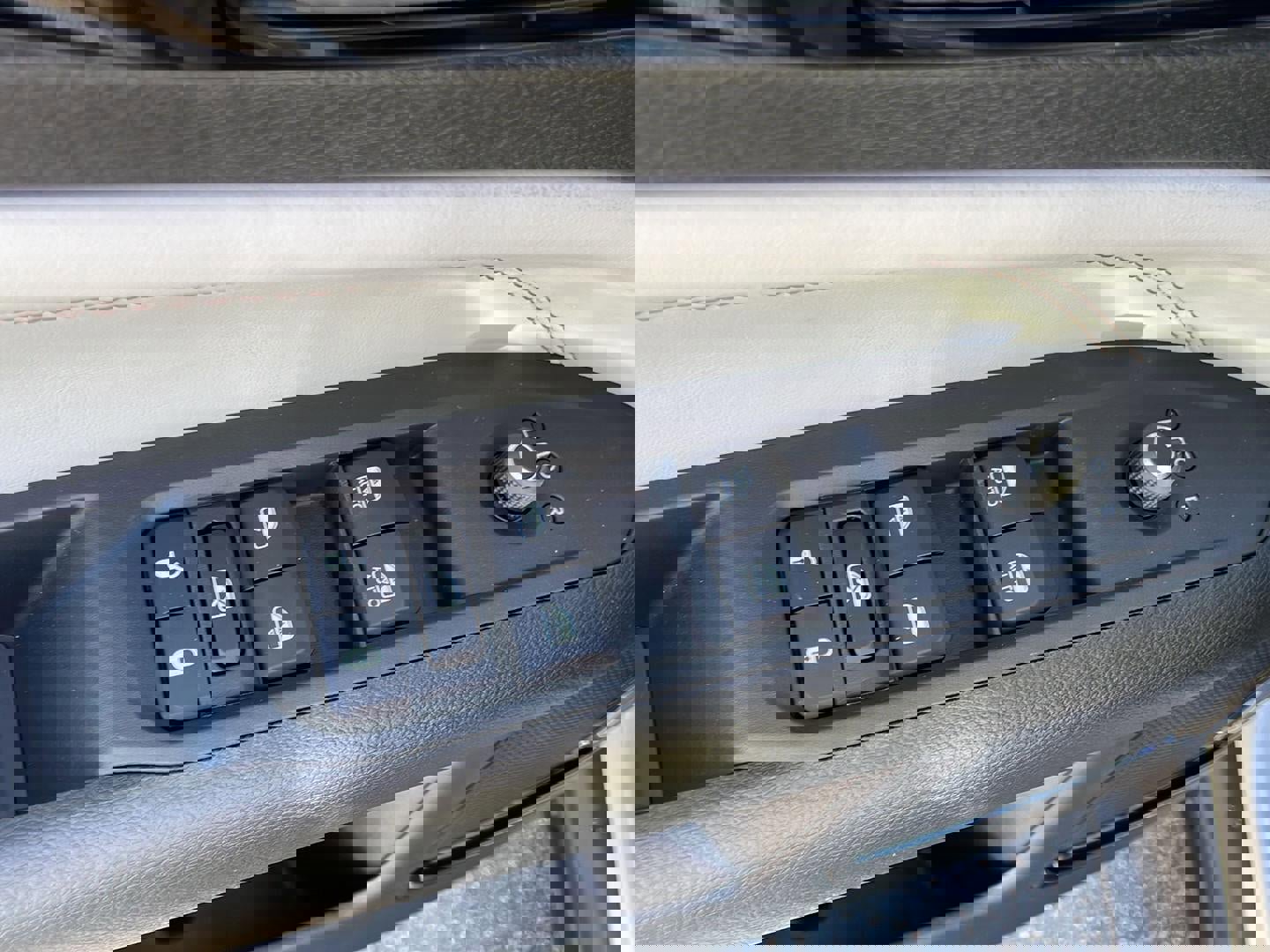 New 2026 Jeep Compass Limited image 14