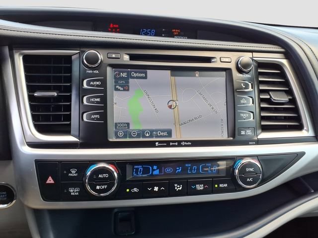 Used 2017 Toyota Highlander XLE AWD/4WD image 19