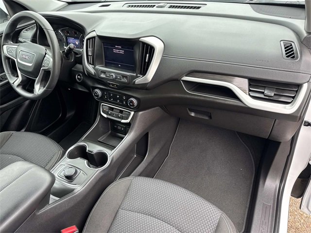 Used 2022 GMC Terrain SLE image 16