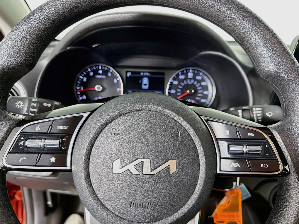Used 2022 Kia Forte LXS FWD image 16