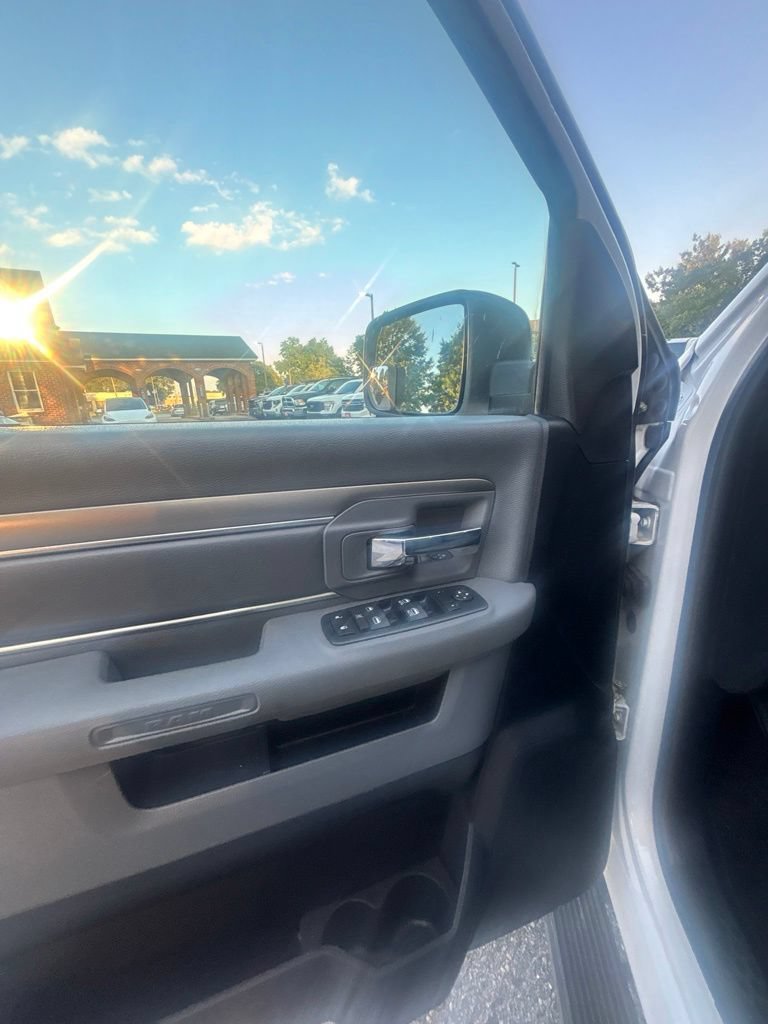 Used 2016 RAM 1500 Classic SLT RWD image 19
